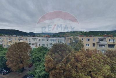 Apartament cu 2 camere de vanzare - Comanesti - 11