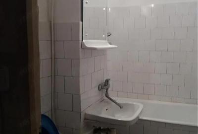 Garsonieră decomandată în 1 Decembrie 1918