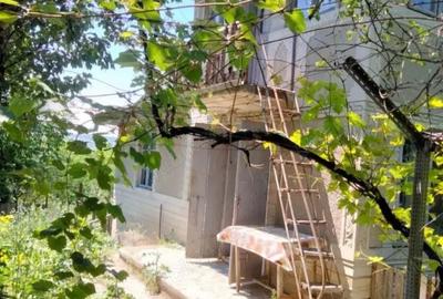 Casă cu 3 camere cu Teren 3400 Mp în Podu Turcului - 3