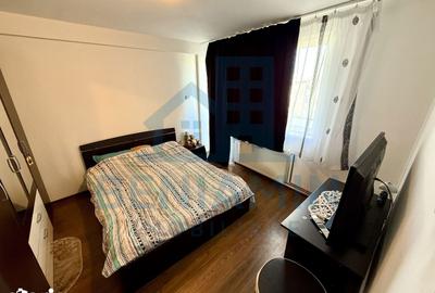 Apartament cu 3 camere decomandat în Craiovița Nouă - 1