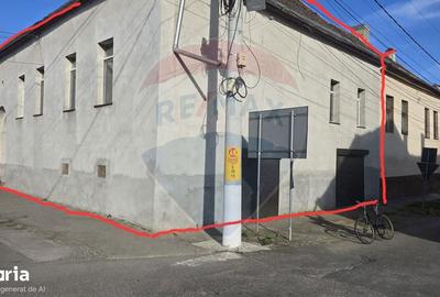 Casă cu 5 camere cu Teren 322 Mp în Central