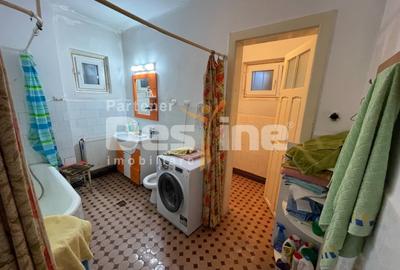 Casă individuală cu 7 camere cu Canalizare în Central - 17