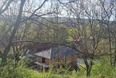 Casă cu Teren 925 Mp în Central