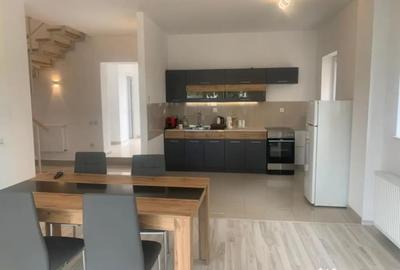 Casă cu 5 camere cu Teren 277 Mp în Malu Mare - 8