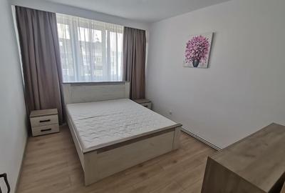 INCHIRIEZ apartament 3 camere decomandat,renovat,zona Mihai Viteazul - 10