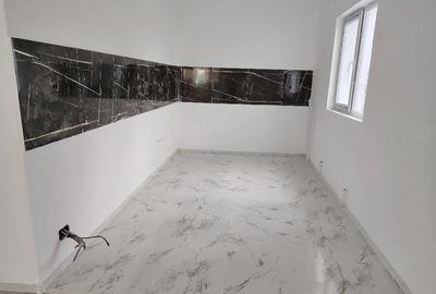Casă cu Teren 210 Mp în Central - 2