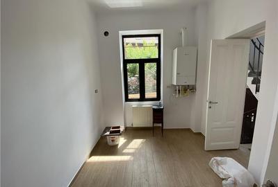 Vila de inchiriat in zona Capitale, office/rezidenta - 8