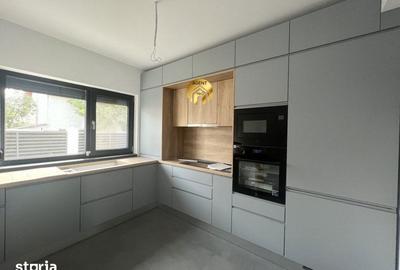 Casă cu 4 camere cu Teren 320 Mp în Central