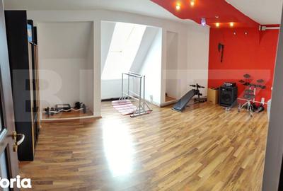 Casă cu 8 camere cu Teren 2667 Mp în Central - 8