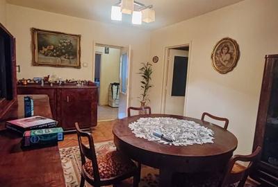 Apartament cu 4 camere decomandat în Central - 1