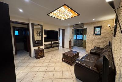 Apartament cu 3 camere semidecomandat în Domenii