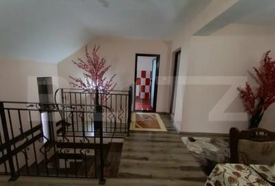 Casă cu 4 camere cu Teren 800 Mp în Central - 2