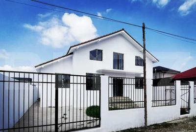 Casa cocheta, 140 mp utili si 250 mp teren, finisata,toate u