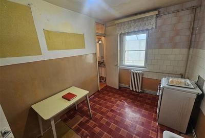 Apartament cu 2 camere decomandat în Micro IV - 6
