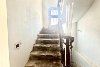 Casă individuală cu 7 camere cu Canalizare în Central - 4