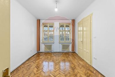 Birou, de 134 mp, în Central - 8