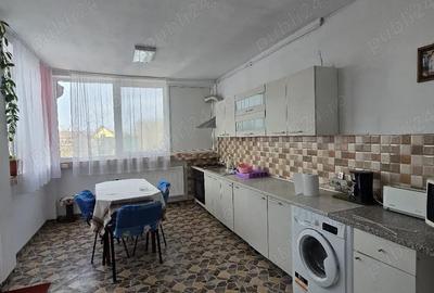 Casă cu 4 camere în Central - 2