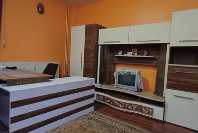 Apartament cu 2 camere decomandat în Girocului - 1