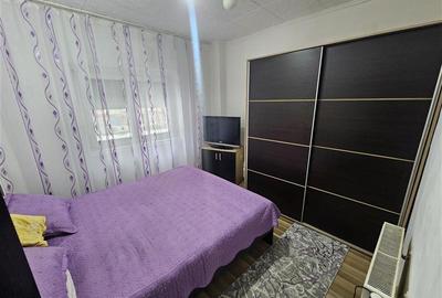Apartament cu 3 camere semidecomandat în Micro IV - 4