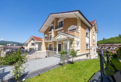 Casă cu 4 camere în Noua - 9