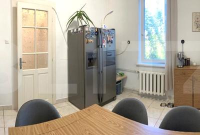 Apartament Spatios cu 3 camere, Central, Zona Garii - 8