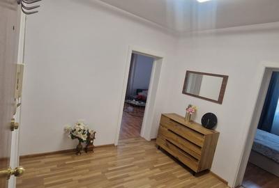Apartament cu 3 camere, mobilat în Central - 2