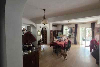 Snagov, Izvorani Vila, la lac - 14