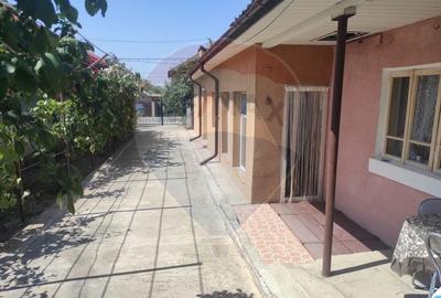 Casa / Vila cu 5 camere de vanzare - 3