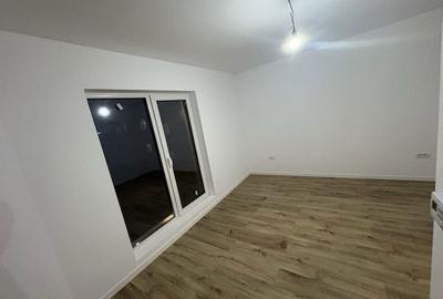 Casă cu 4 camere în Ișalnița - 1