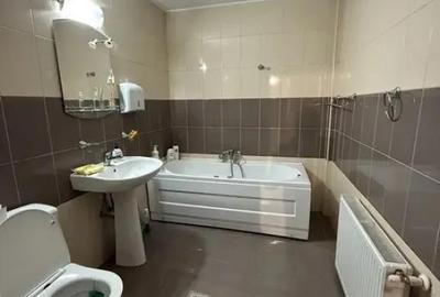 Apartament cu 3 camere decomandat în Central - 1