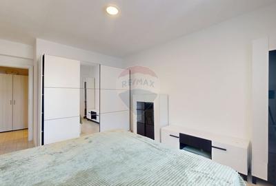 Apartament cu 3 camere semidecomandat în Tractorul - 1