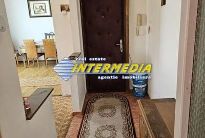 Apartament cu 3 camere semidecomandat, mobilat în Ampoi 1 - 3