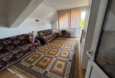 Apartament cu 2 camere decomandat, mobilat în CFR
