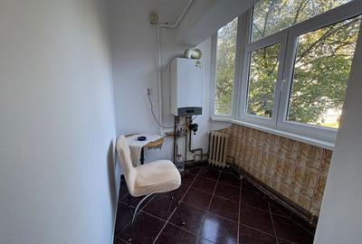 Apartament 3 camere, decomandat, 80 mp, Cartier 1 Mai, Zona Spitalul Nr. 1 - 10