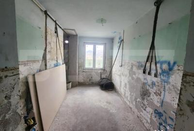 Apartament cu 3 camere semidecomandat în Cugir - 5