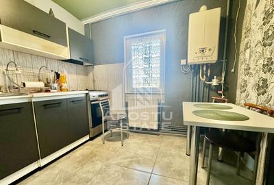 Apartament cu 3 camere decomandat, mobilat în Alfa - 2