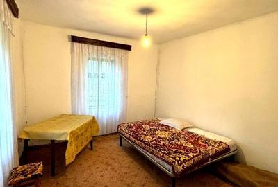 Casă cu 6 camere cu Teren 2060 Mp în Perișor - 11