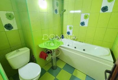 Vanzare apartament cu 3 camere, ULTRACENTRAL, 99 mp, strada Victoriei pietonal - 2