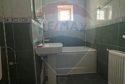 De vanzare apartament 3 camere,  MB 20 Slobozia IL - 9