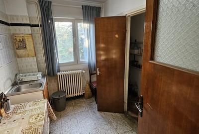 Apartament cu 3 camere decomandat în Titan - 7