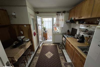 Apartament cu 4 camere decomandat în Carpați 2 - 4