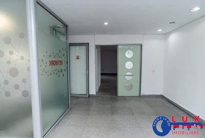 ID 8233 DE INCHIRIAT - Spatiu comercial pe 2 etaje - 3