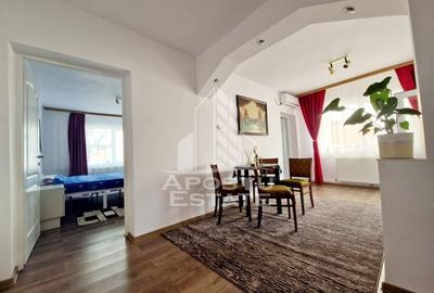 Casa individuala cu 3 camere,107 mp ,renovata recent ,Zona Aradul Nou