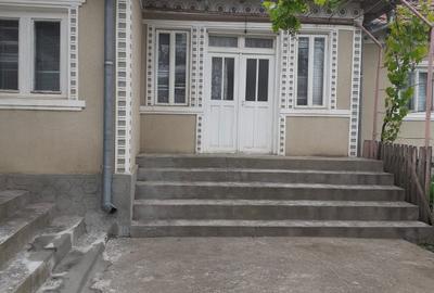 Casă cu 7 camere cu Teren 1700 Mp în Stejaru - 5