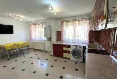 Apartament cu 3 camere decomandat, mobilat în Carei - 1