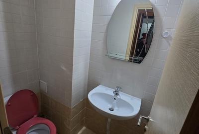 Apartament cu 3 camere decomandat în Central - 1