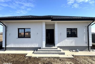 Casă cu 4 camere în Dancu - 1