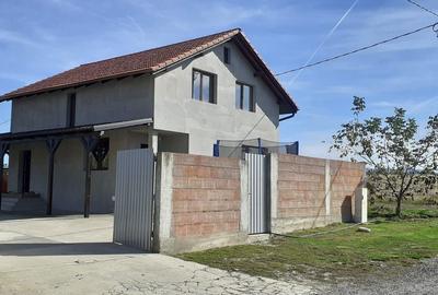 Casă cu 3 camere în Central - 1