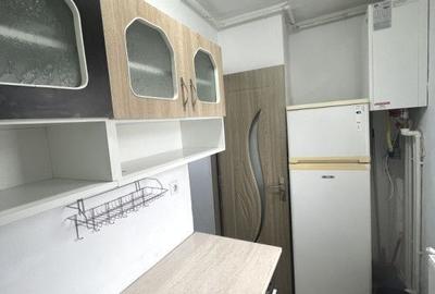 Garsonieră decomandată, mobilată în 9 Mai