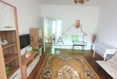 Apartament cu 2 camere decomandat în Tractorul - 2